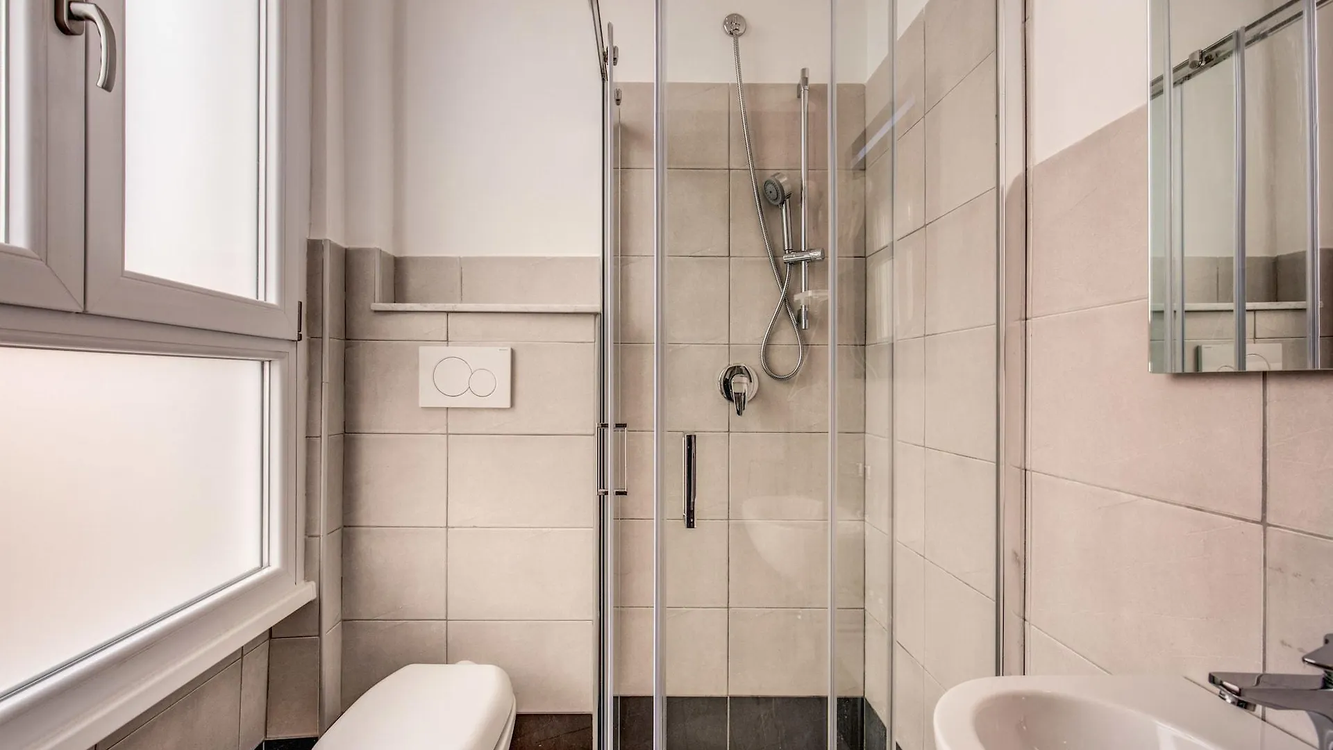 Floor 6 Otel Roma
