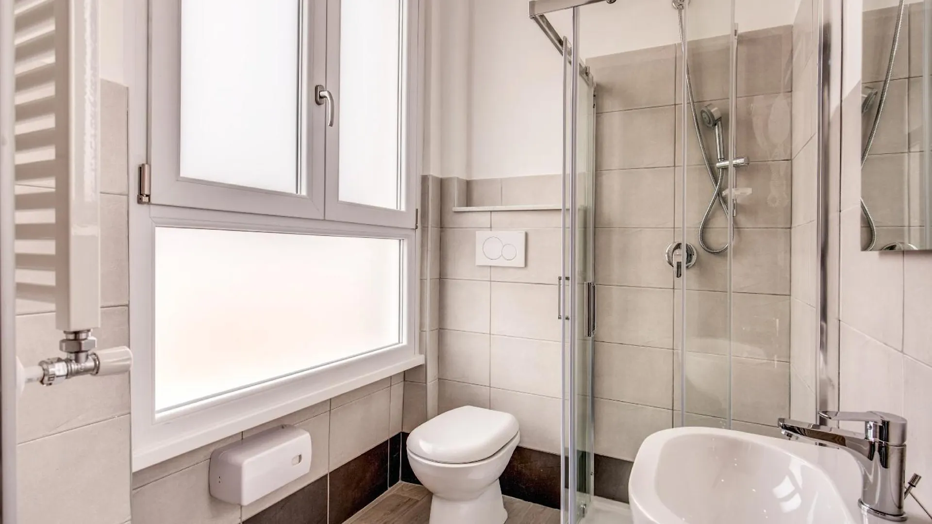 Floor 6 By Dot Suites Rome 3*,