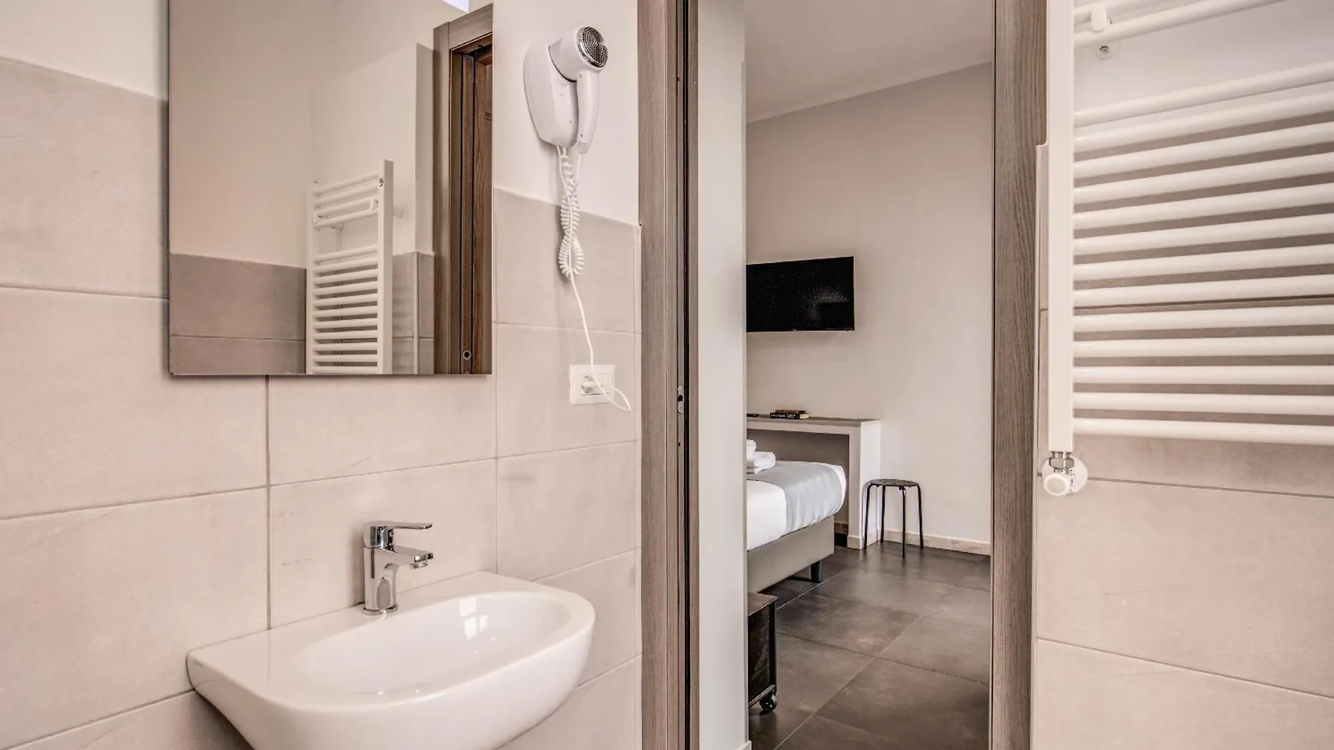 Floor 6 By Dot Suites Rome 3*,  Italie