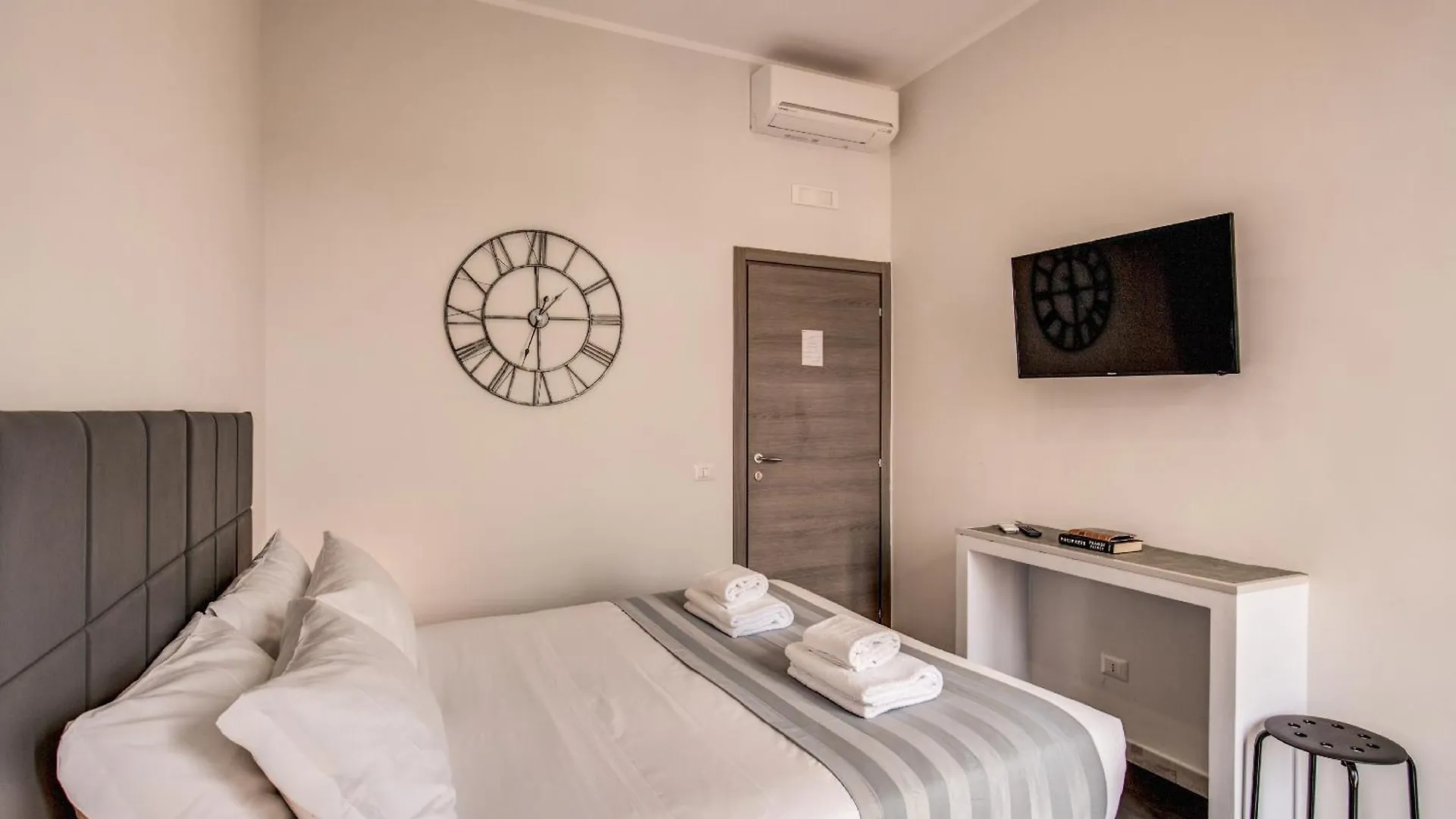 Floor 6 By Dot Suites Rome Maison d'hôtes