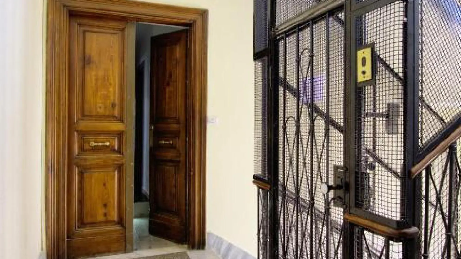 Floor 6 By Dot Suites Rome 3*,