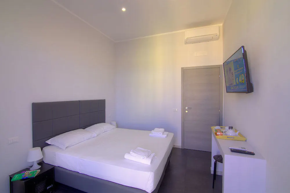Floor 6 By Dot Suites Rome 3*,