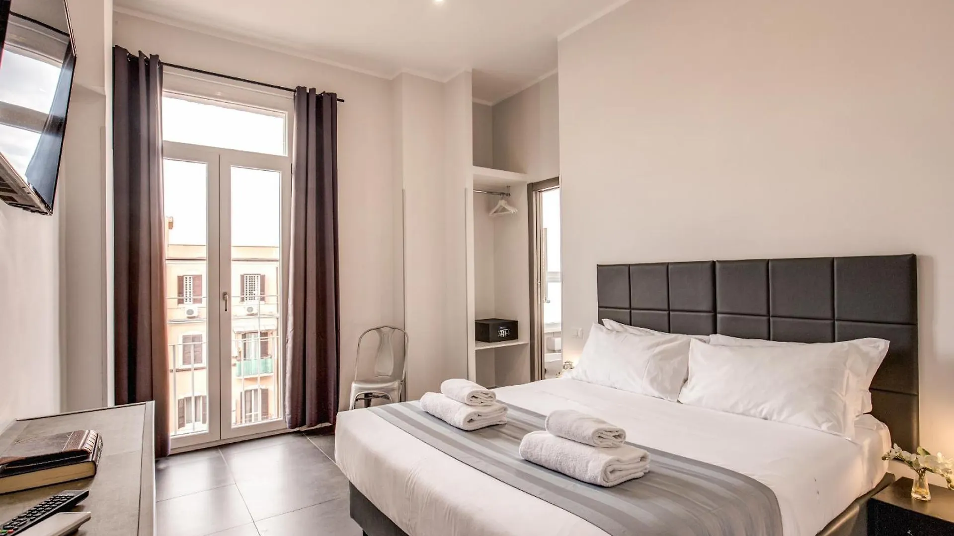 Floor 6 By Dot Suites Roma 3*,