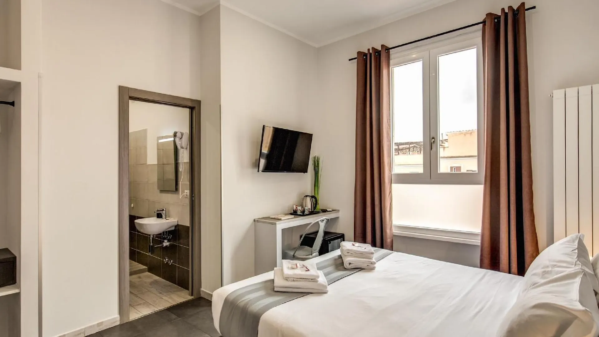 Floor 6 By Dot Suites Roma Pensión